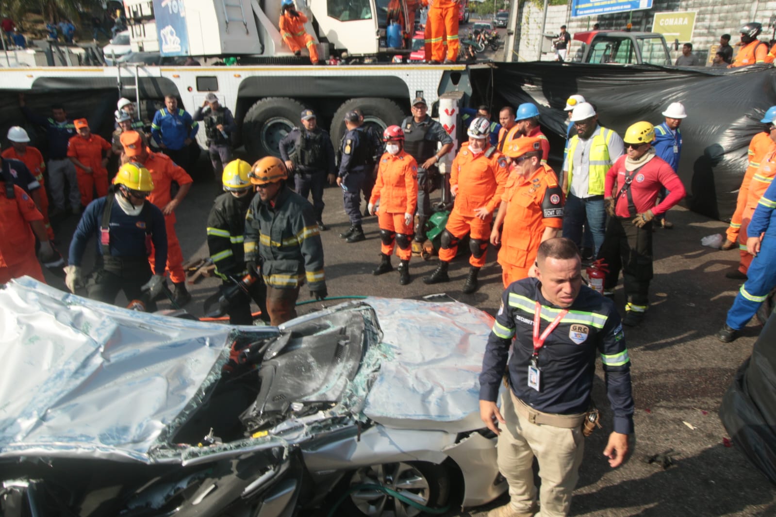 Grupo Chibatão lamenta morte de funcionário que teve carro esmagado por carreta