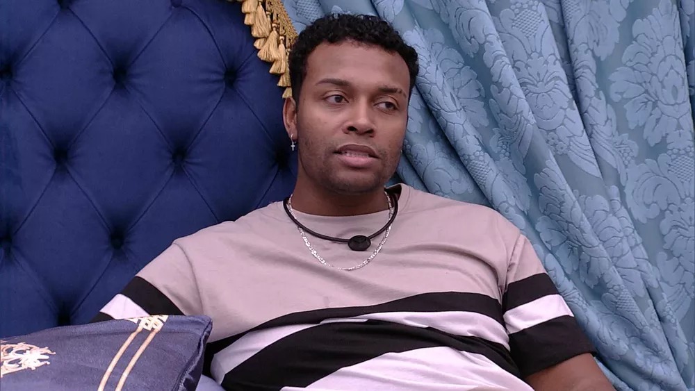 MP denuncia ex-bbb Nego Di por estelionato e lavagem de dinheiro