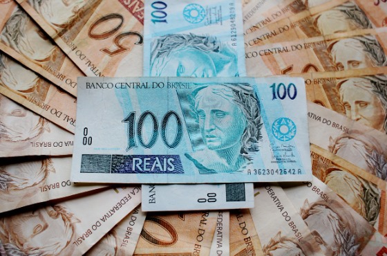 Brasileiros ainda não sacaram R$ 8,56 bi de valores a receber