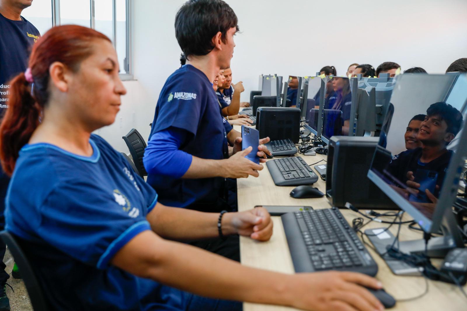 Wilson Lima inaugura 1ª escola do Cetam de tempo integral em Silves