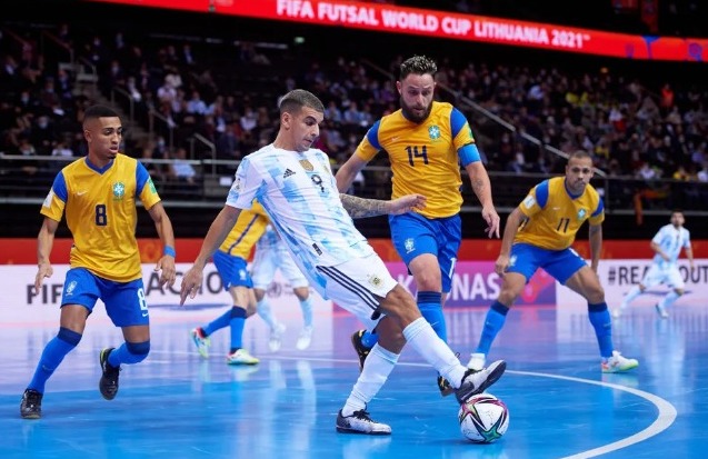 Brasil enfrenta "rixa" com Argentina na Copa do Mundo de futsal