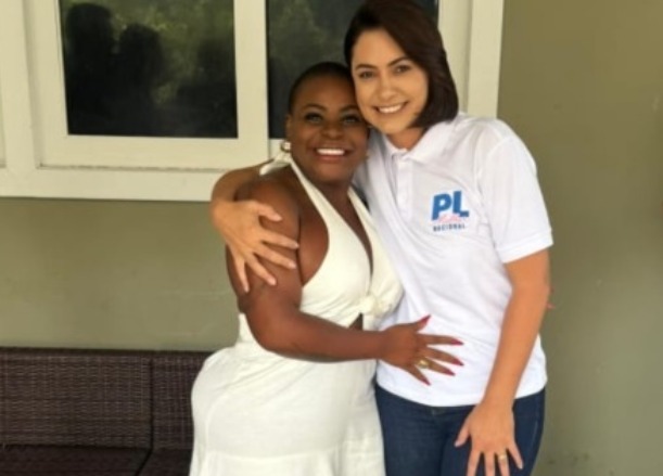 Jojo Todynho posa com Michelle Bolsonaro em evento do PL