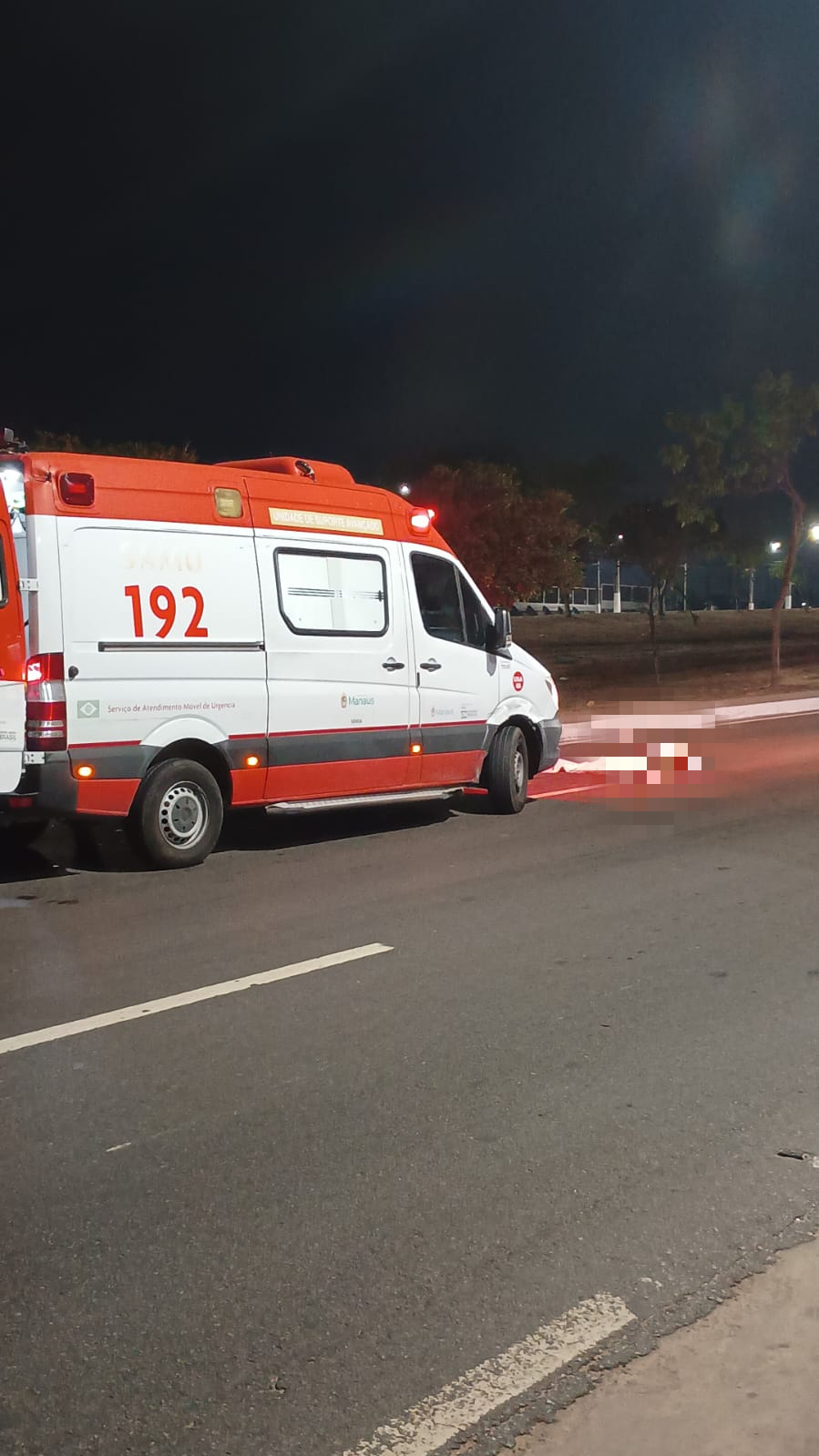 Homem morre ao ser atropelado e arrastado por carro na Avenida das Torres