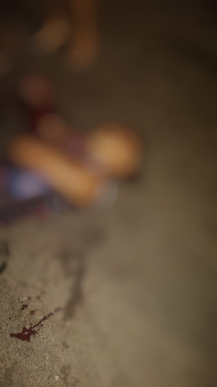 Mototaxista e passageira ficam feridos em acidente com carreta em Manaus