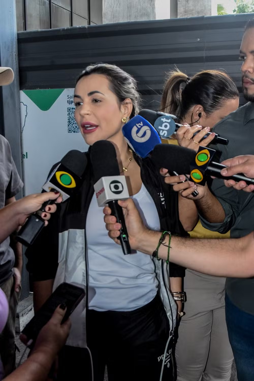 Deolane Bezerra diz ser inocente após sair da prisão