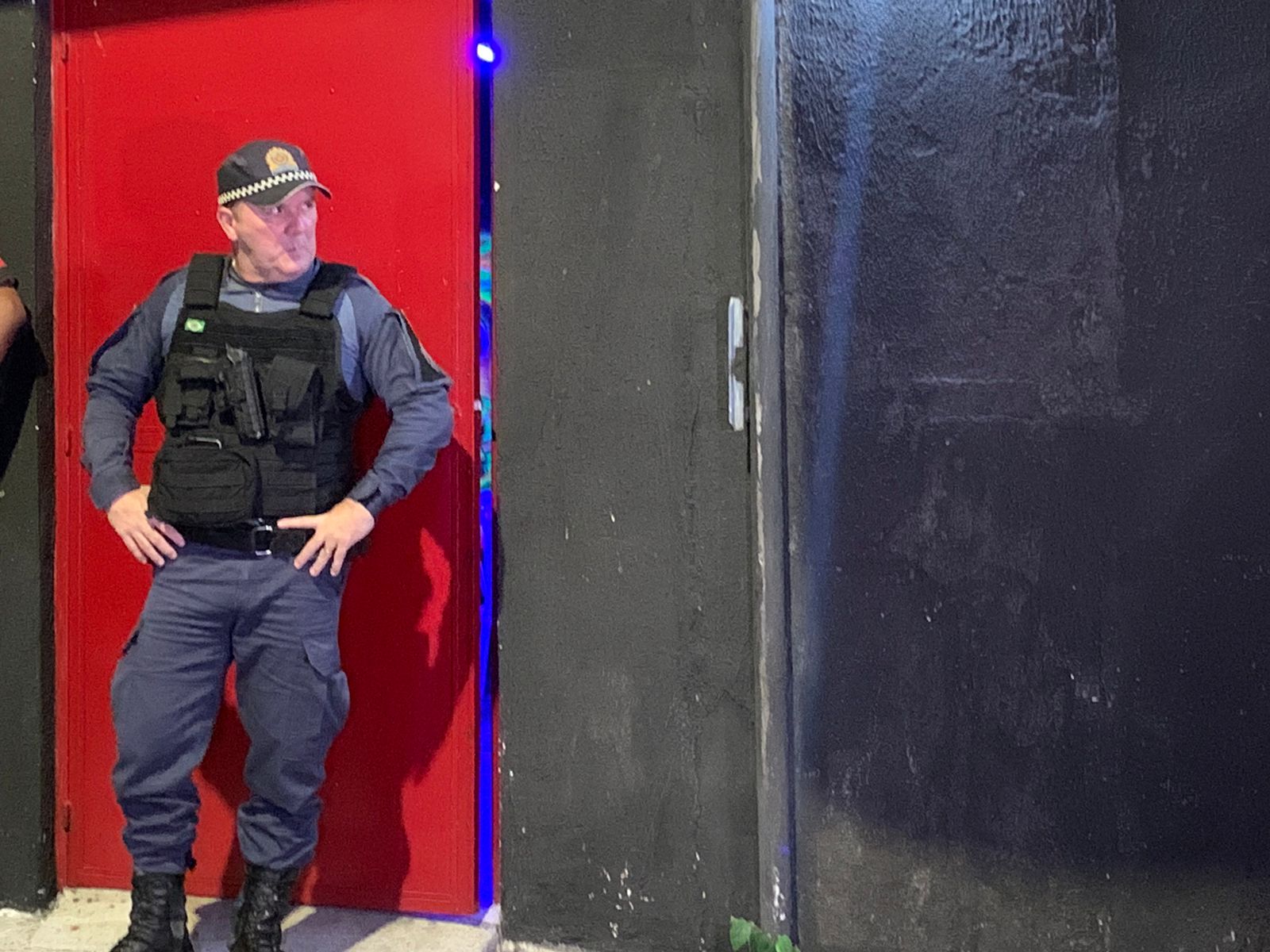 Homem é assassinado a tiros durante jogo do Flamengo em bar da Compensa