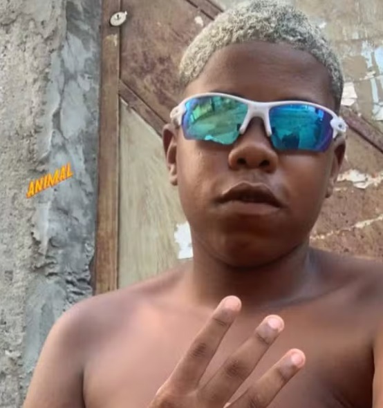 Adolescente de 15 anos morre após tentar assaltar policial