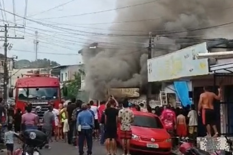 Cachorros morreram durante incêndio no mercadinho 'Pé de Pano' no São José