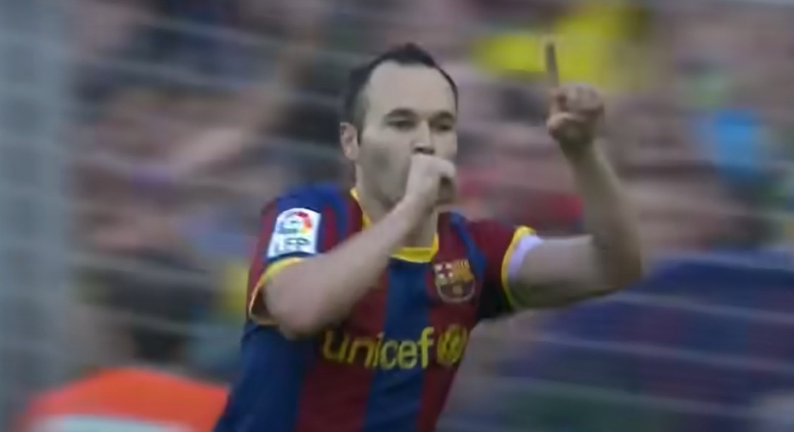 Iniesta anuncia aposentadoria do futebol aos 40 anos