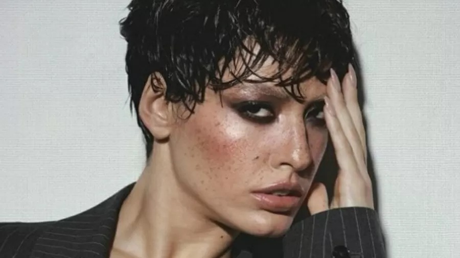 Beatriz Reis surge com novo visual após anunciar primeiro papel como vilã