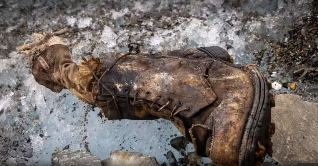  Pé de alpinista desaparecido há 100 anos é encontrado no Everest