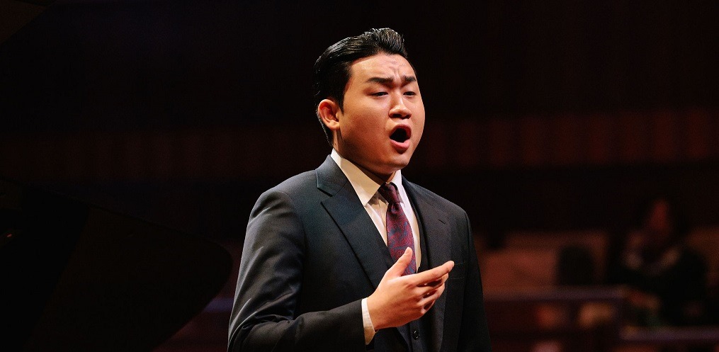 Cantor lírico premiado, Teahan Kim se apresenta no Teatro Amazonas