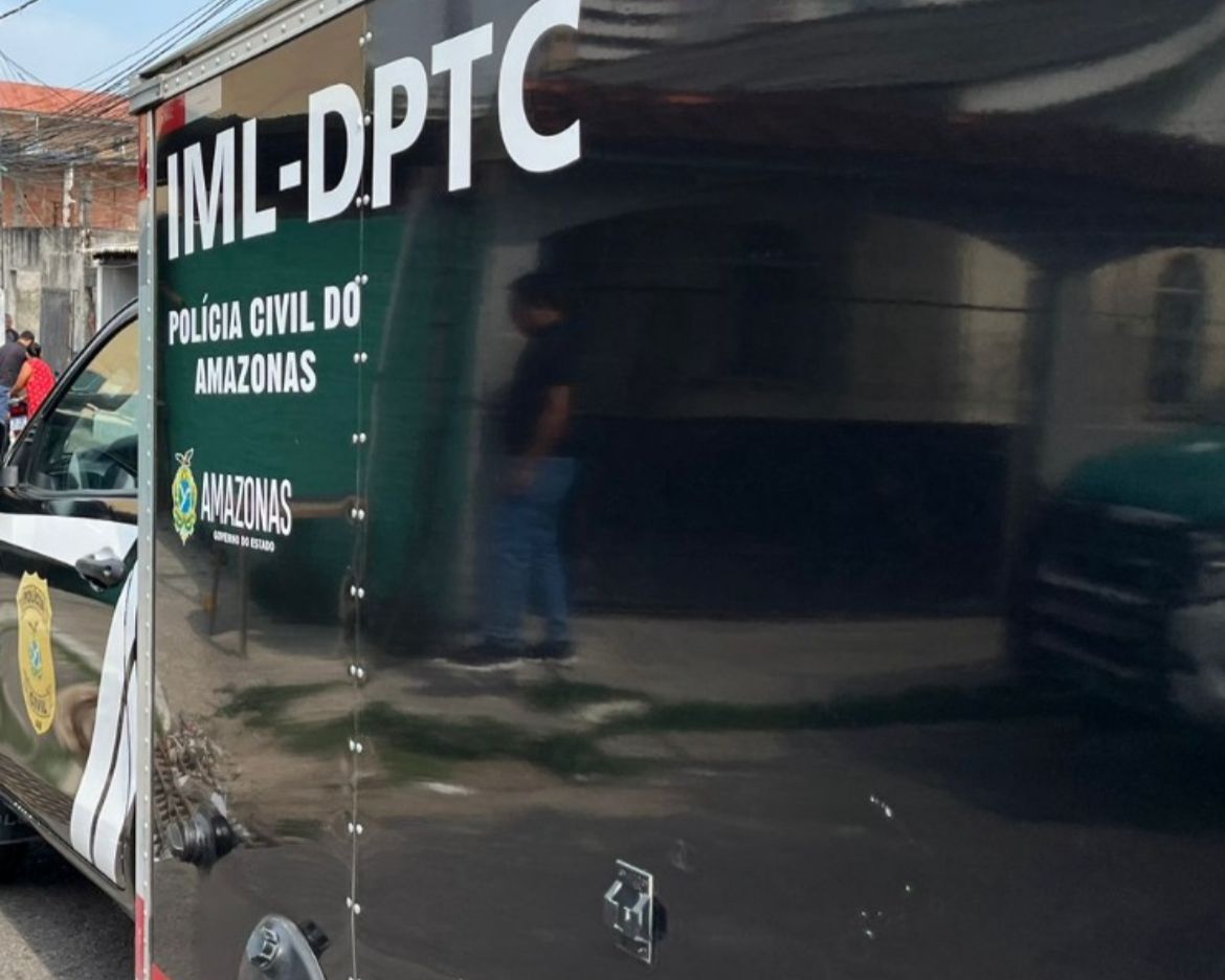 Homem é morto a tiros por dupla em moto no Novo Aleixo