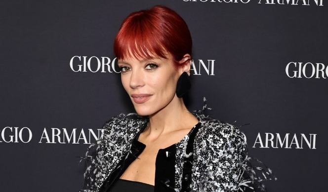 Lily Allen choca ao revelar quanto fatura com fotos do pé 