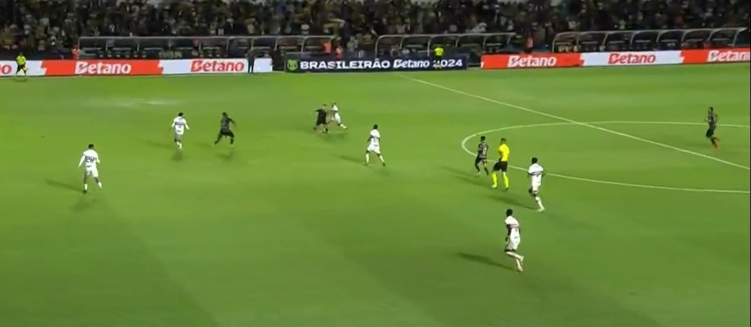 São Paulo empata com Criciúma após gol nos minutos finais