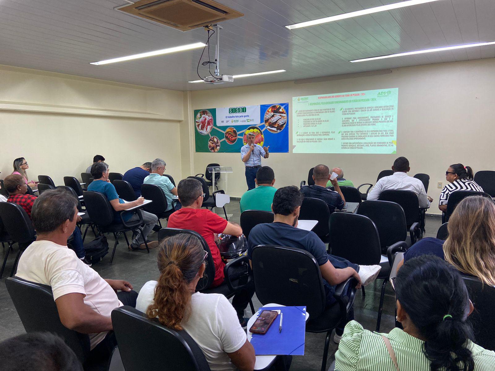 Wilson discute reforma tributária com representantes  do comércio