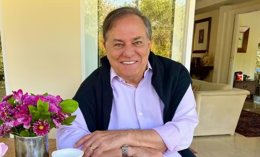 Ronnie Von é hospitalizado após sofrer acidente doméstico