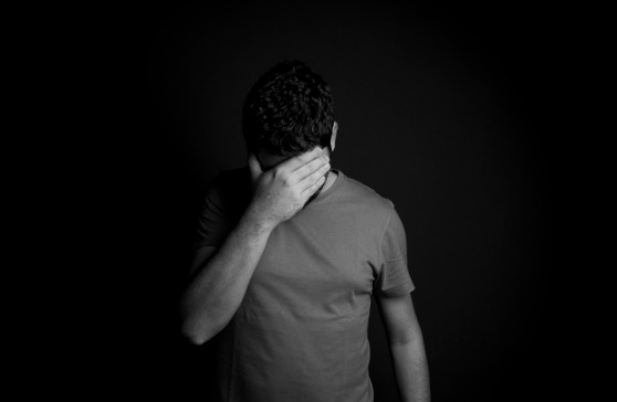 Pobreza eleva em 3 vezes risco de surgimento de ansiedade e depressão