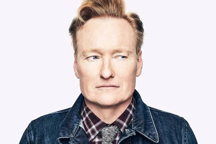 Comediante Conan O'Brien vai apresentar a cerimônia do Oscar em 2025