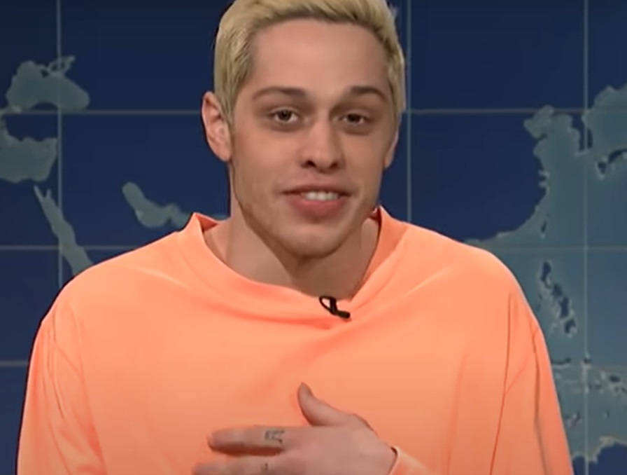 Ex de Kim Kardashian, Pete Davidson volta para reabilitação após 4 meses