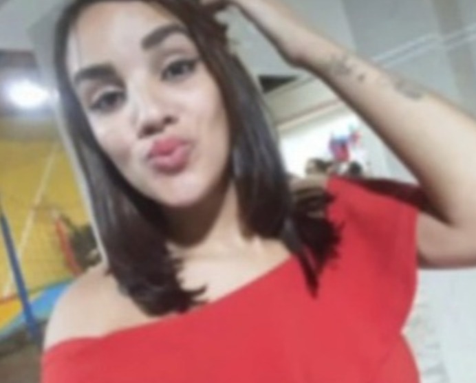 Mulher é acusada de matar amiga estrangulada por ciúmes  