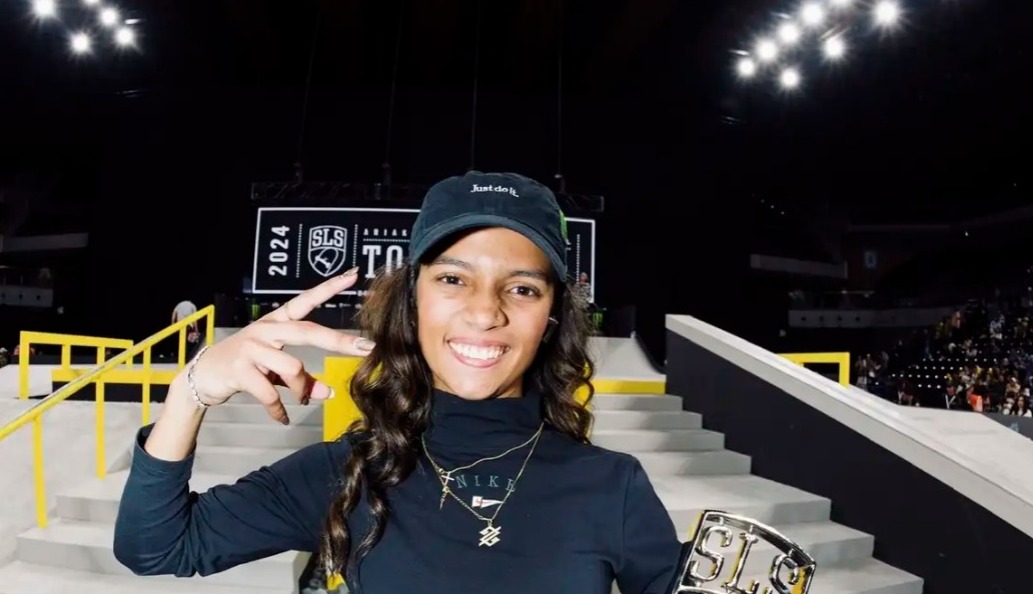 Rayssa vira na última volta e fatura etapa de Tóquio da Liga Mundial