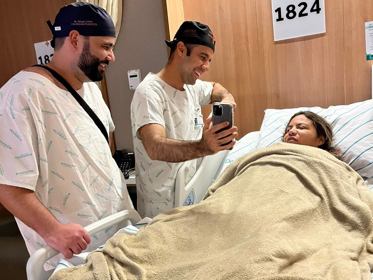 Ex de Davi Brito, Mani Rego faz recauchutagem com cirurgias plásticas 