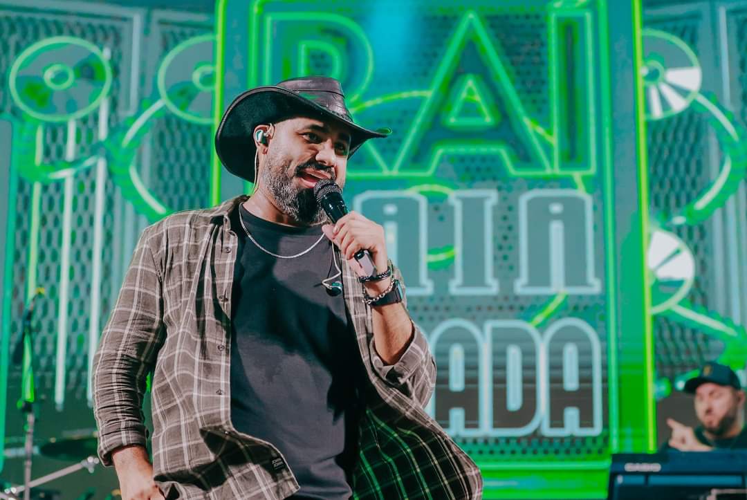 Raí Saía Rodada e Meu Xodó participam do show da Calcinha Preta em Manaus