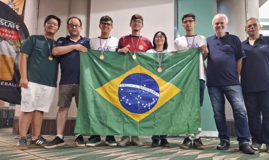 Brasileiros ganham medalhas em Olimpíada de Astronomia e Astronáutica