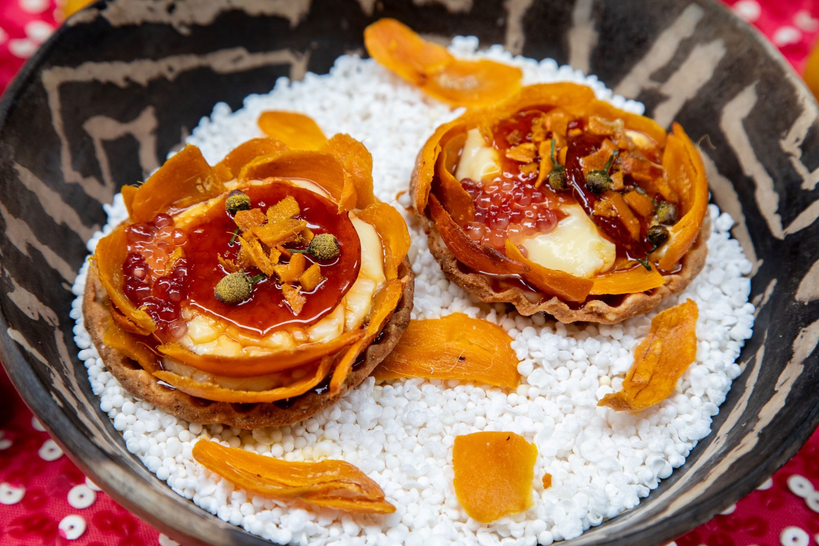 Galeria do Largo inaugura exposição 'Régio Natalino - Mesa Contemporânea'