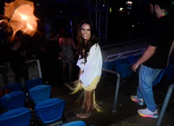 Rafa Kalimann curte show de Nattan após rumores de affair