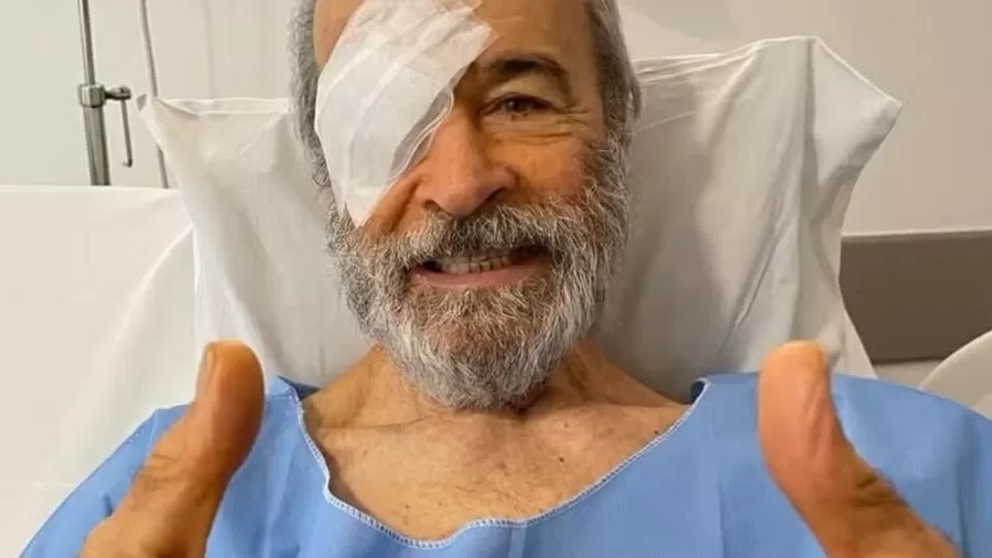 Osmar Prado surge no hospital após passar por cirurgia