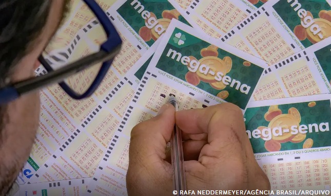 Mega-Sena não tem acertador e prêmio vai a R$ 11 milhões