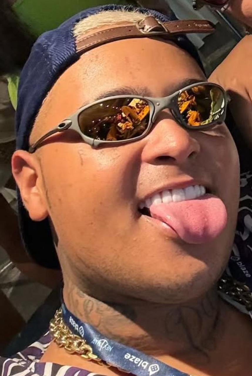 MC Ryan é processado por invadir escola se passando por aluno