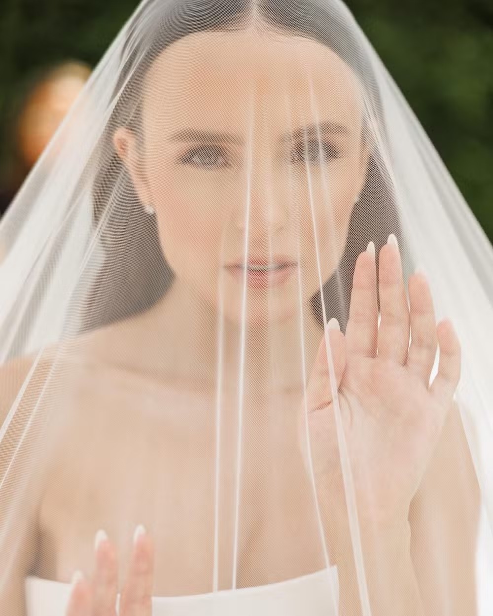 Larissa Manoela se casa pela terceira com André Luiz Frambach; veja fotos