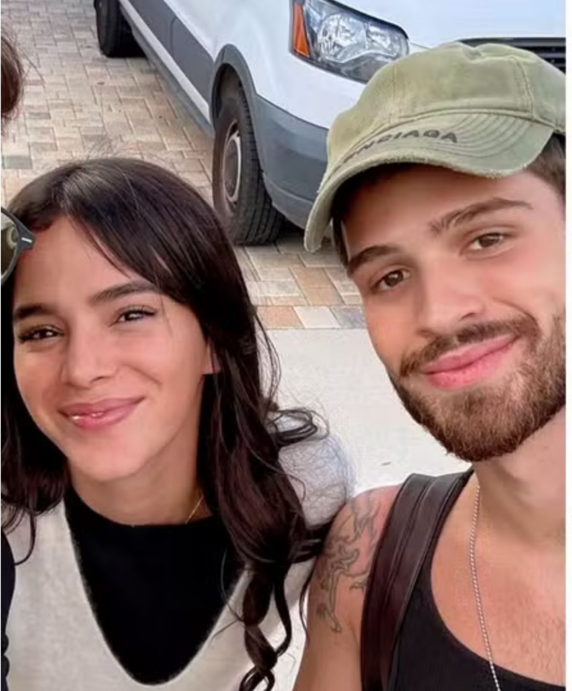 Bruna Marquezine e João Guilherme chegam aos EUA para 1º natal juntos 