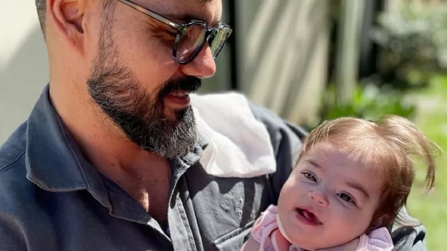 Internada na UTI, filha de Juliano Cazarré sofre intercorrência grave 