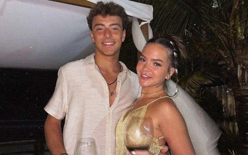 Mel Maia termina namoro com surfista português