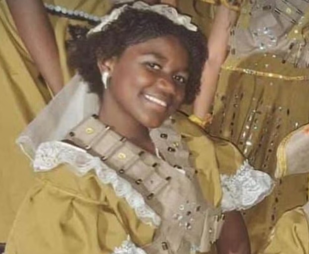 Menina morre atingida por bala perdida ao sair para comprar refrigerante