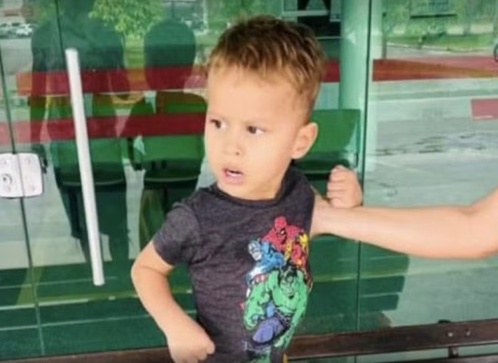 Raio atinge placa solar e mata criança de 3 anos