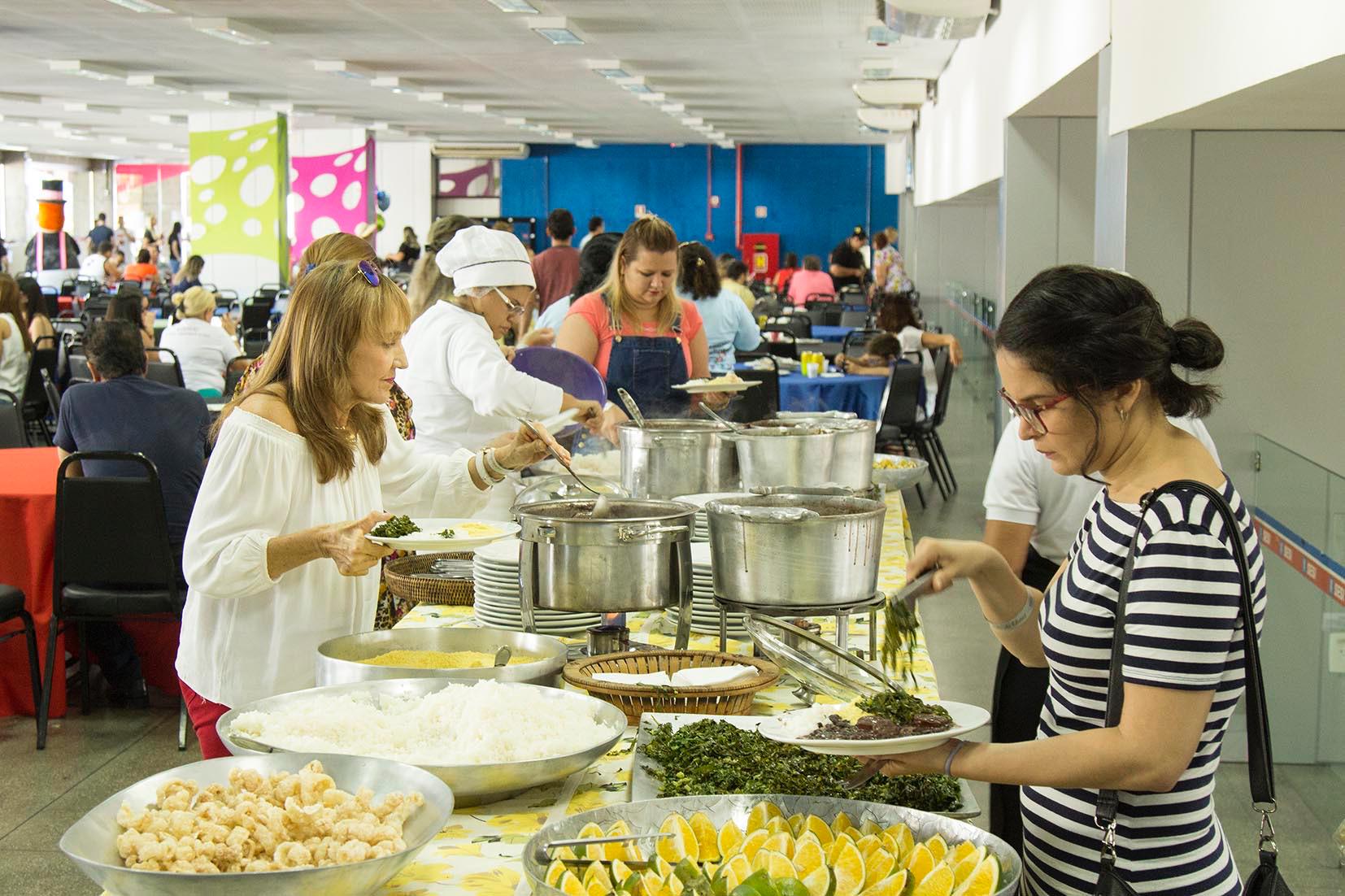 NACER realiza feijoada carnavalesca beneficente em Manaus