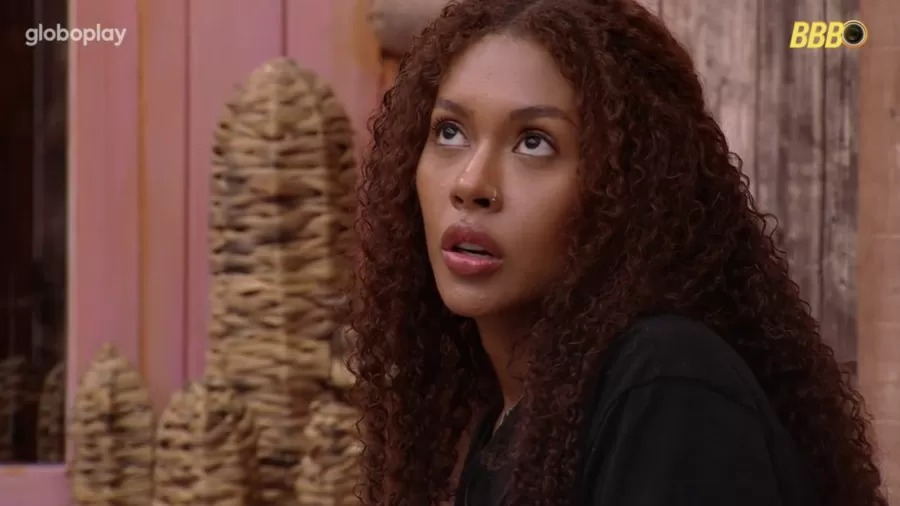 Giovanna reclama de Eva e Renata: "Não dá pra ouvir a voz"