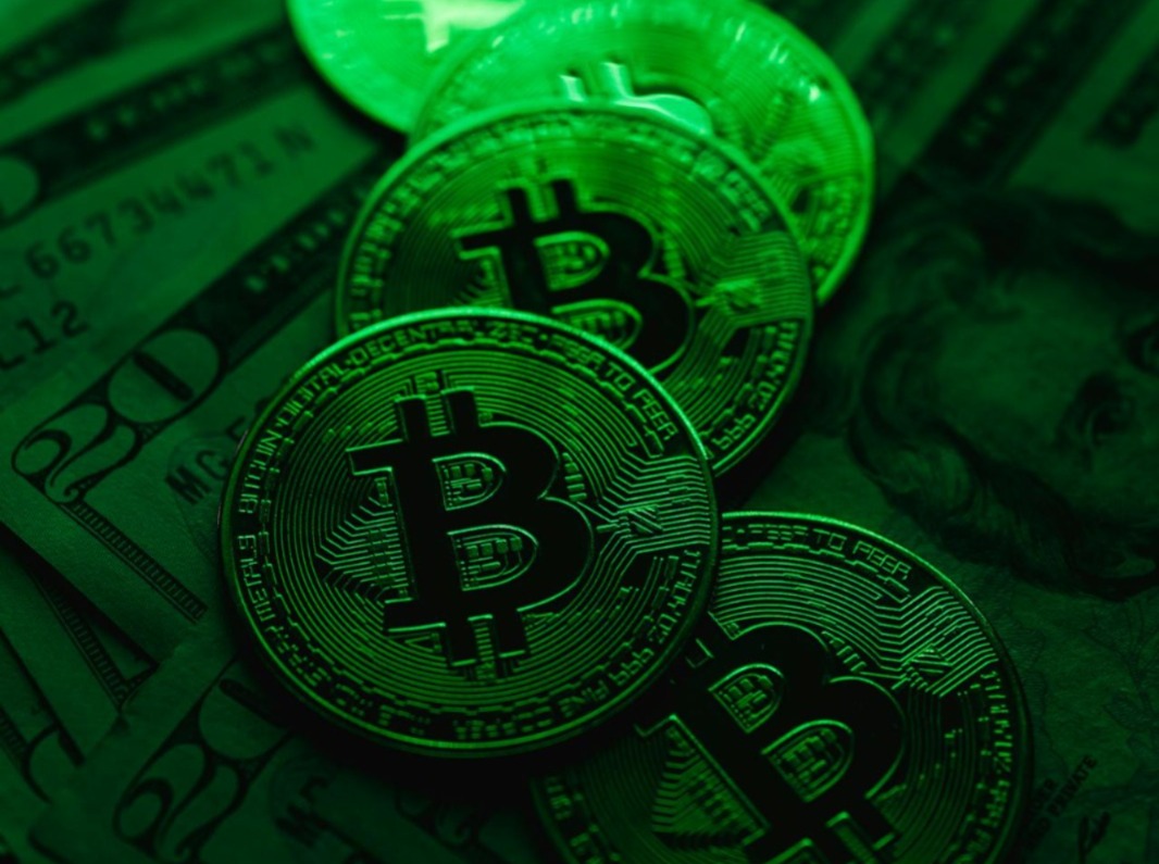 Trump quer reserva nacional de bitcoin e pode criar corrida por criptomoedas