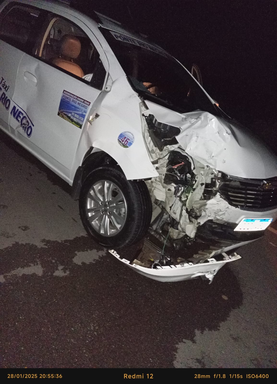 Homem fica gravemente ferido em acidente entre moto e táxi na AM-070