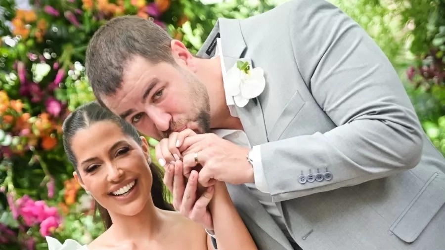 Ex-bbbs Laís Caldas e Gustavo se casam no civil em SP; veja fotos