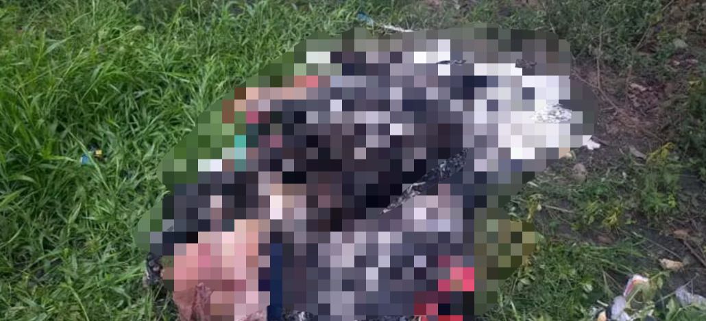 Pedestres encontram corpo carbonizado no meio de entulho no Amazonas