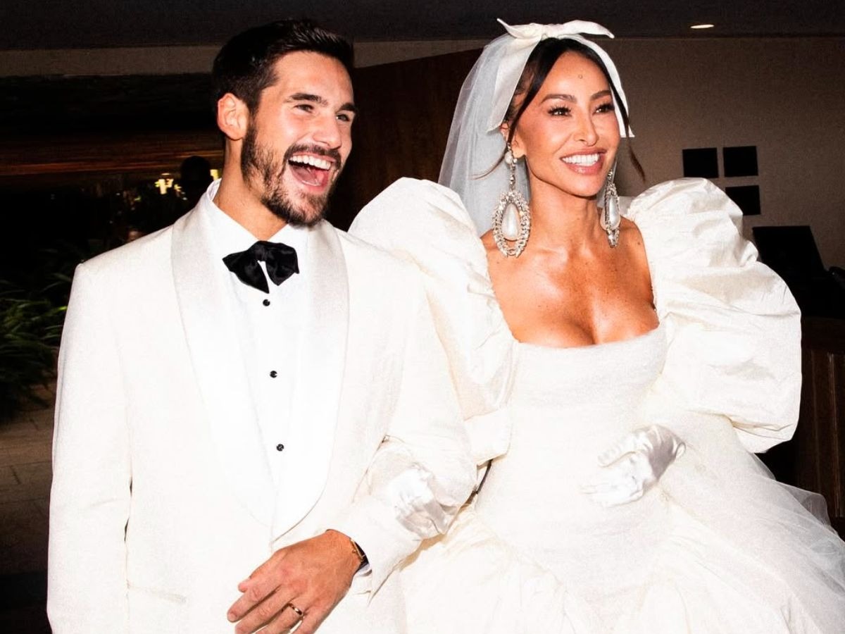 Nicolas Prattes se declara para Sabrina Sato em aniversário de 44 anos