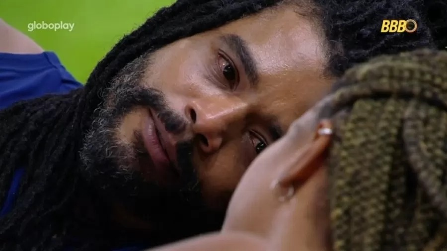 Diogo Almeida se emociona ao pedir desculpas a Aline