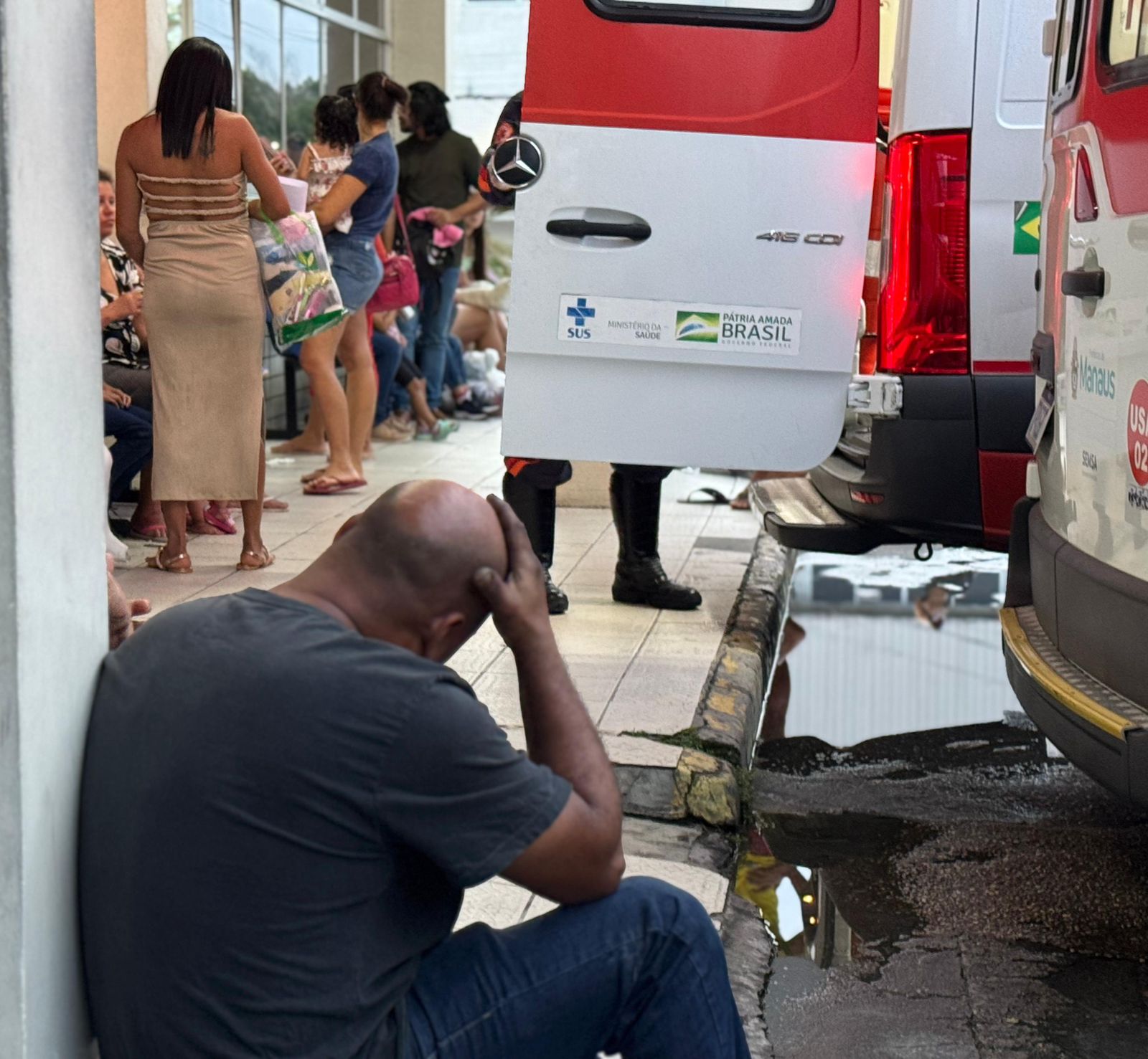 Irmãos venezuelanos seguem em estado grave após serem atropelados na AM-010