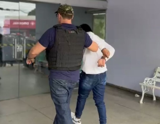 Jovem é preso por tentar matar namorada adolescente por ciúmes na Compensa